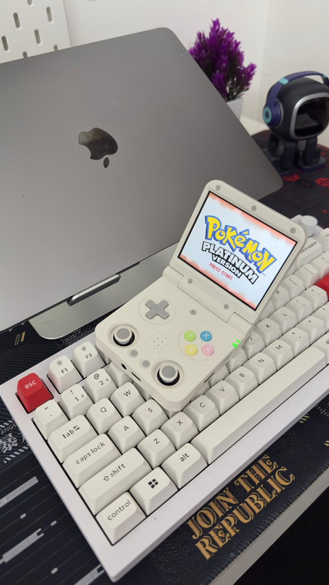 Miyoo Flip v2 - Portable Video Game Console - Miyoo Mini V2